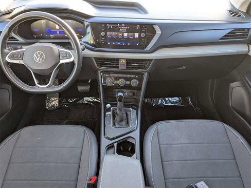 Used 2024 Volkswagen Taos SE image 16