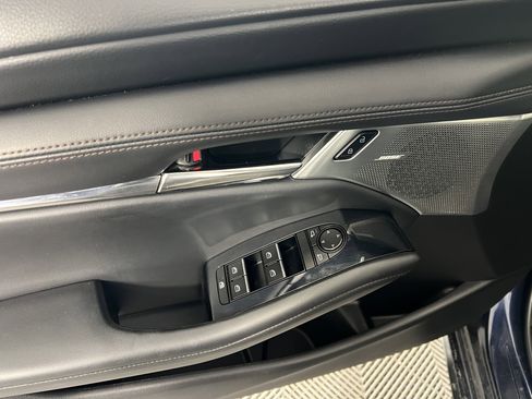 Used 2019 MAZDA MAZDA3 Hatchback w/ Premium Package image 17