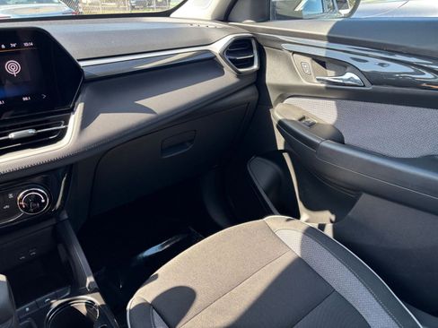 Used 2025 Chevrolet TrailBlazer LT FWD image 35