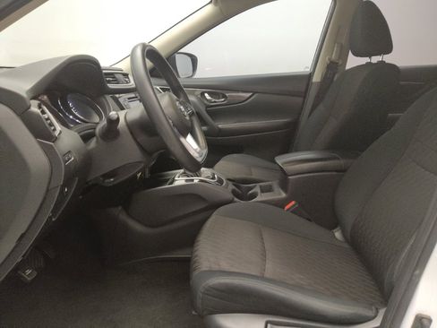 Used 2018 Nissan Rogue S image 17