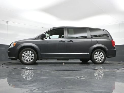 Used 2020 Dodge Grand Caravan SE w/ UConnect Hands-Free Group image 50