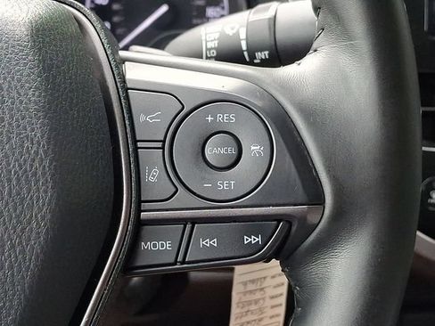 Used 2022 Toyota Camry SE FWD image 21