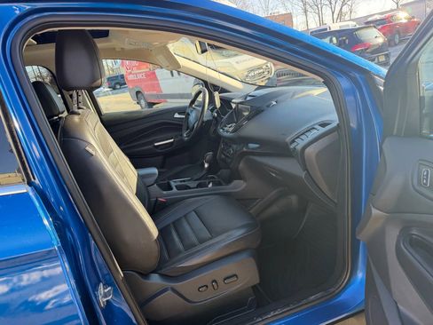 Used 2017 Ford Escape Titanium w/ Equipment Group 301A AWD/4WD image 27