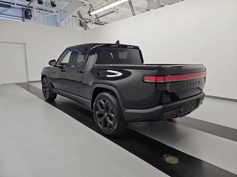 Used 2025 Rivian R1T Adventure image 3