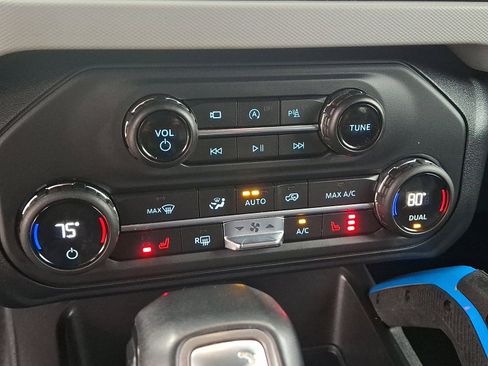 Used 2023 Ford Bronco Badlands image 15