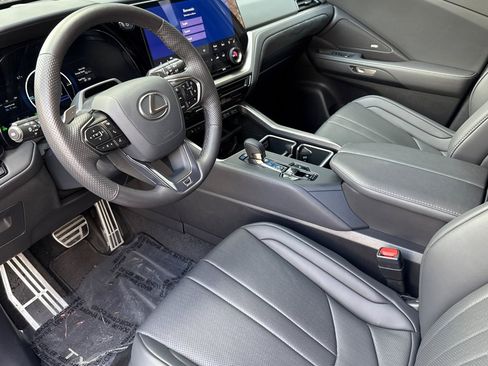 Certified 2025 Lexus TX 500h AWD image 11