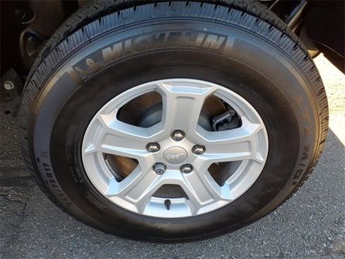 Certified 2021 Jeep Wrangler Unlimited Sport image 9