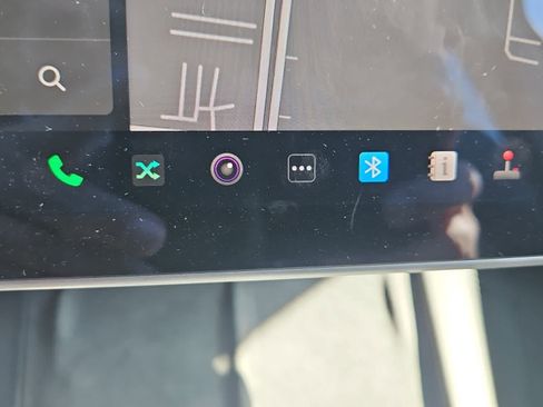 Used 2021 Tesla Model Y Long Range image 18