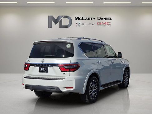 Used 2024 Nissan Armada SL w/ Captain's Chairs Package AWD/4WD image 5