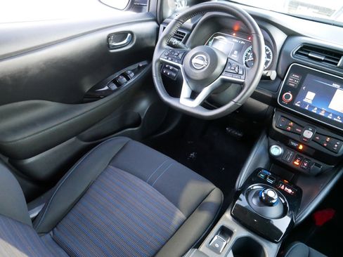 Certified 2024 Nissan Leaf SV Plus image 9