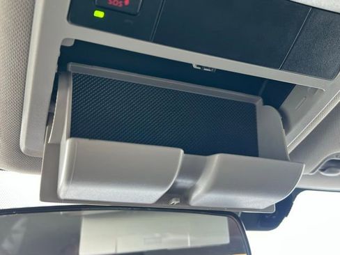 Used 2022 Toyota Tacoma SR image 33