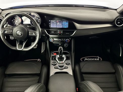 Used 2022 Alfa Romeo Giulia Veloce image 22