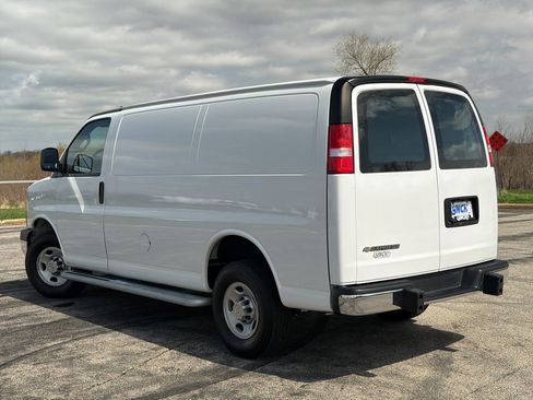 Used 2024 Chevrolet Express 2500 w/ Driver Convenience Package RWD image 2