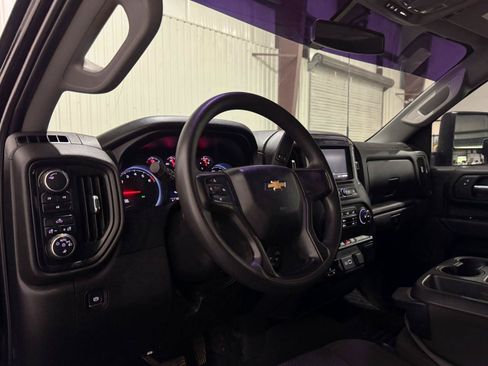 Used 2021 Chevrolet Silverado 2500 Custom w/ Custom Value Package AWD/4WD image 3