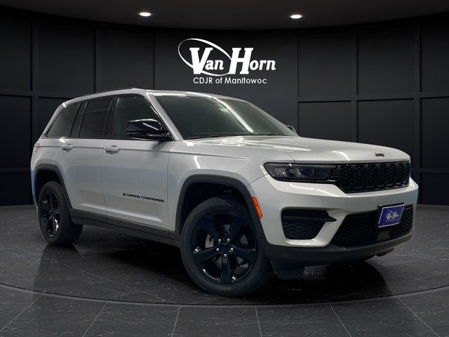 Used 2023 Jeep Grand Cherokee Altitude AWD/4WD image 1