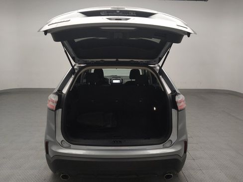 Used 2020 Ford Edge SE FWD image 29