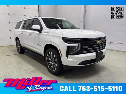 Used 2025 Chevrolet Suburban High Country AWD/4WD image 1