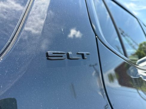 Used 2021 GMC Acadia SLT w/ Elevation Edition AWD/4WD image 11