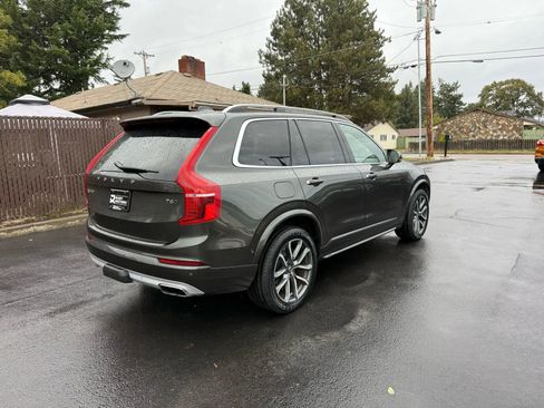 Used 2018 Volvo XC90 T6 Momentum w/ Convenience Package image 4