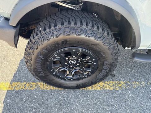 Used 2022 Ford Bronco Wildtrak image 10