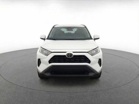 Used 2025 Toyota RAV4 XLE image 2