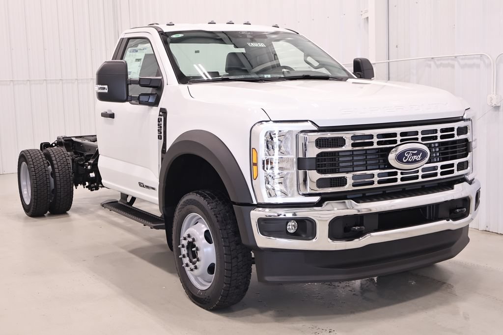 New 2026 Ford F550 4x4 Regular Cab Super Duty image 3