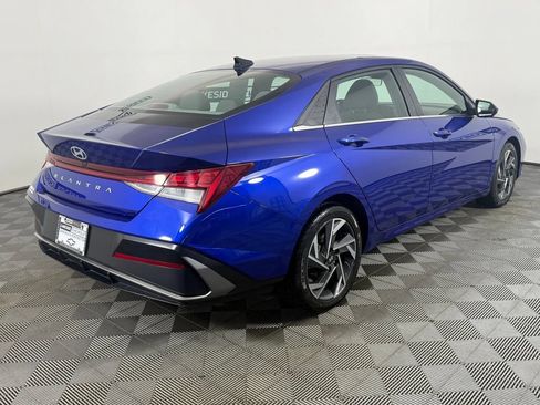 Used 2025 Hyundai Elantra SEL FWD image 6