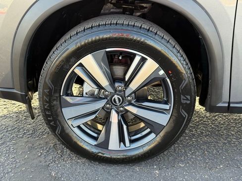 Used 2026 Nissan Rogue SL image 10