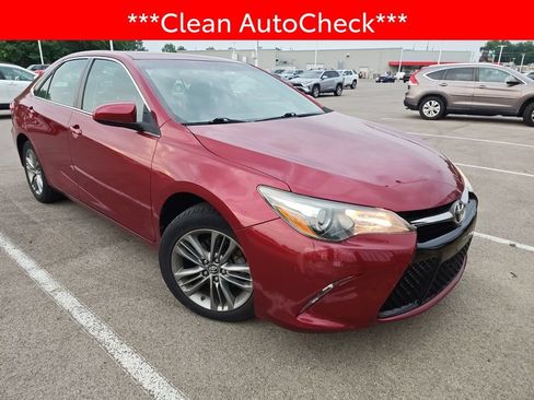 Used 2017 Toyota Camry SE FWD image 3