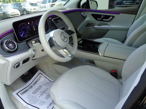 Used 2023 Mercedes-Benz EQE 350+ 4MATIC SUV w/ Exclusive Trim Package image 8