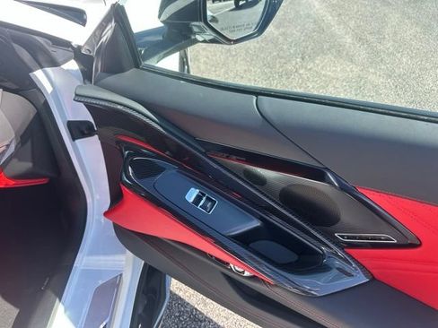 Used 2025 Chevrolet Corvette Z06 RWD image 8