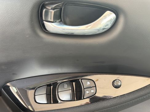 Certified 2025 Nissan Leaf SV Plus FWD image 22