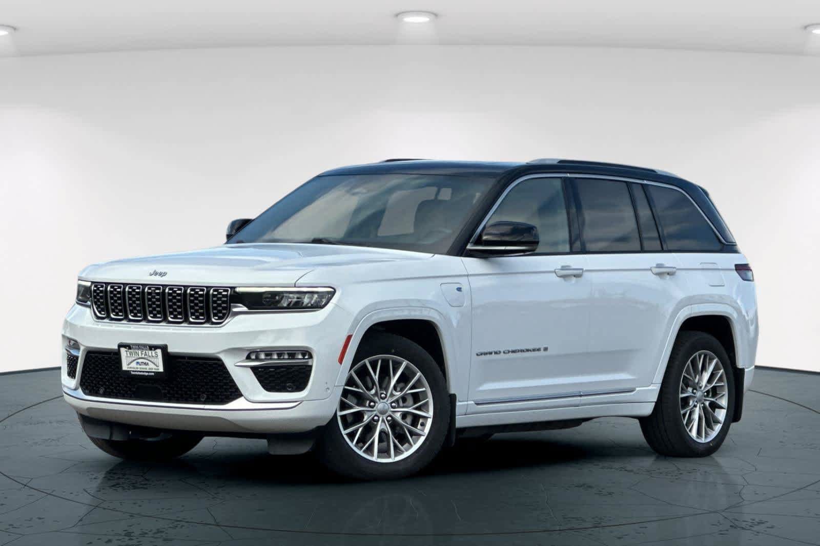 Used 2022 Jeep Grand Cherokee Summit w/ Advanced Protech Group IV AWD/4WD image 1