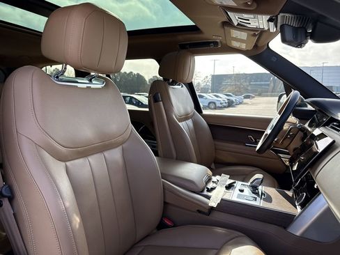 Used 2023 Land Rover Range Rover SE image 16