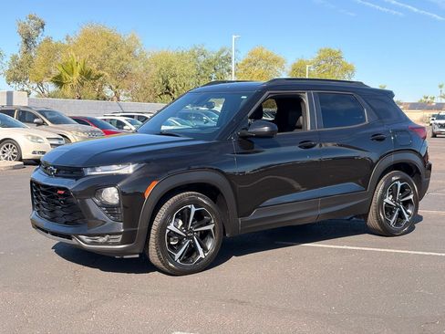 Used 2021 Chevrolet TrailBlazer RS w/ Sun and Liftgate Package AWD/4WD image 2
