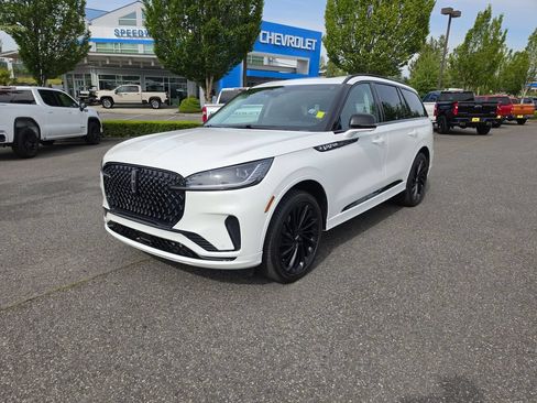 Used 2025 Lincoln Aviator Reserve w/ Equipment Group 201A AWD/4WD image 1