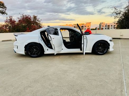 Used 2017 Dodge Charger R/T image 46