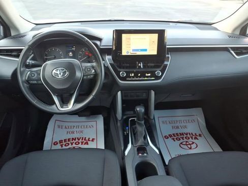 Used 2024 Toyota Corolla Cross LE AWD/4WD image 9
