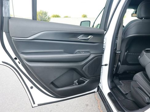New 2026 Jeep Grand Cherokee L 4WD image 32
