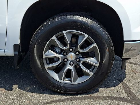 Certified 2025 Chevrolet Silverado 1500 LT AWD/4WD image 11