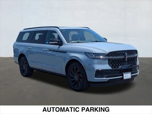 Used 2026 Lincoln Navigator L Reserve w/ Jet Appearance Package AWD/4WD image 7