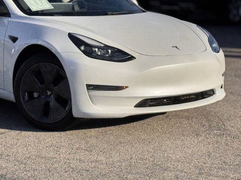 Used 2023 Tesla Model 3 Standard Range image 3