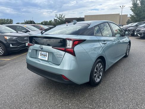 Used 2021 Toyota Prius Limited w/ Premium Convenience Package FWD image 5