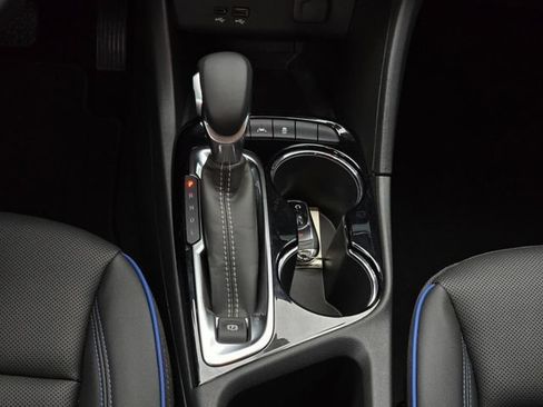 Used 2025 Buick Encore GX Sport Touring w/ Comfort Package FWD image 18