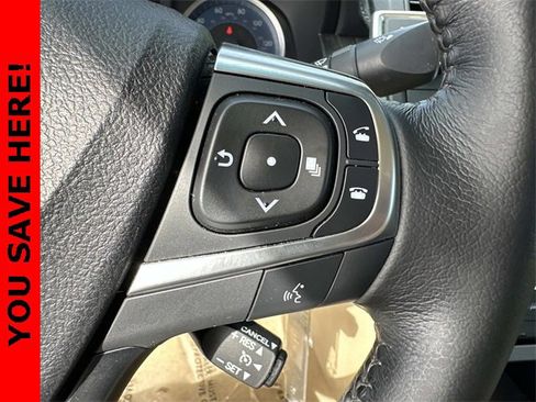 Used 2015 Toyota Camry XLE image 26