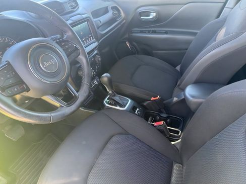 Used 2018 Jeep Renegade Altitude image 19