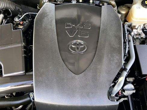 Used 2021 Toyota Tacoma TRD Off-Road w/ TRD Premium Off Road Package AWD/4WD image 32