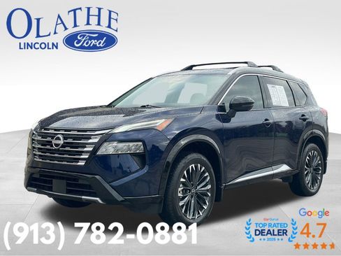 Used 2025 Nissan Rogue Platinum image 1