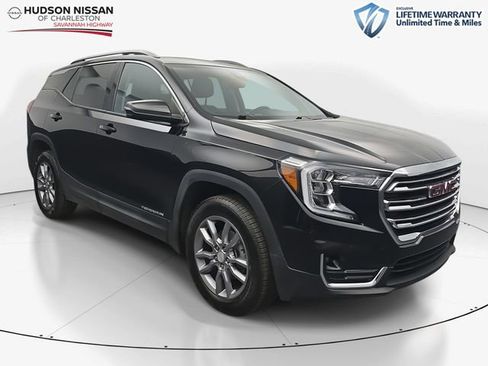 Used 2024 GMC Terrain SLT image 1