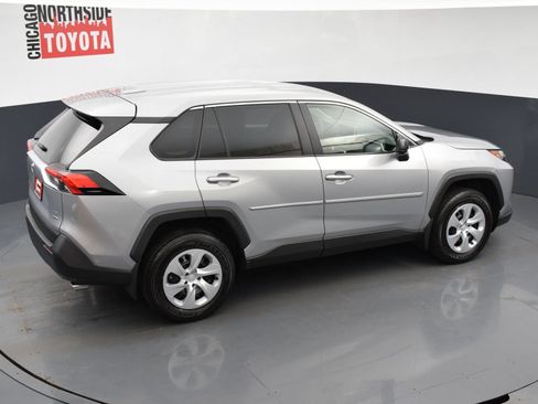 Used 2025 Toyota RAV4 LE AWD/4WD image 19